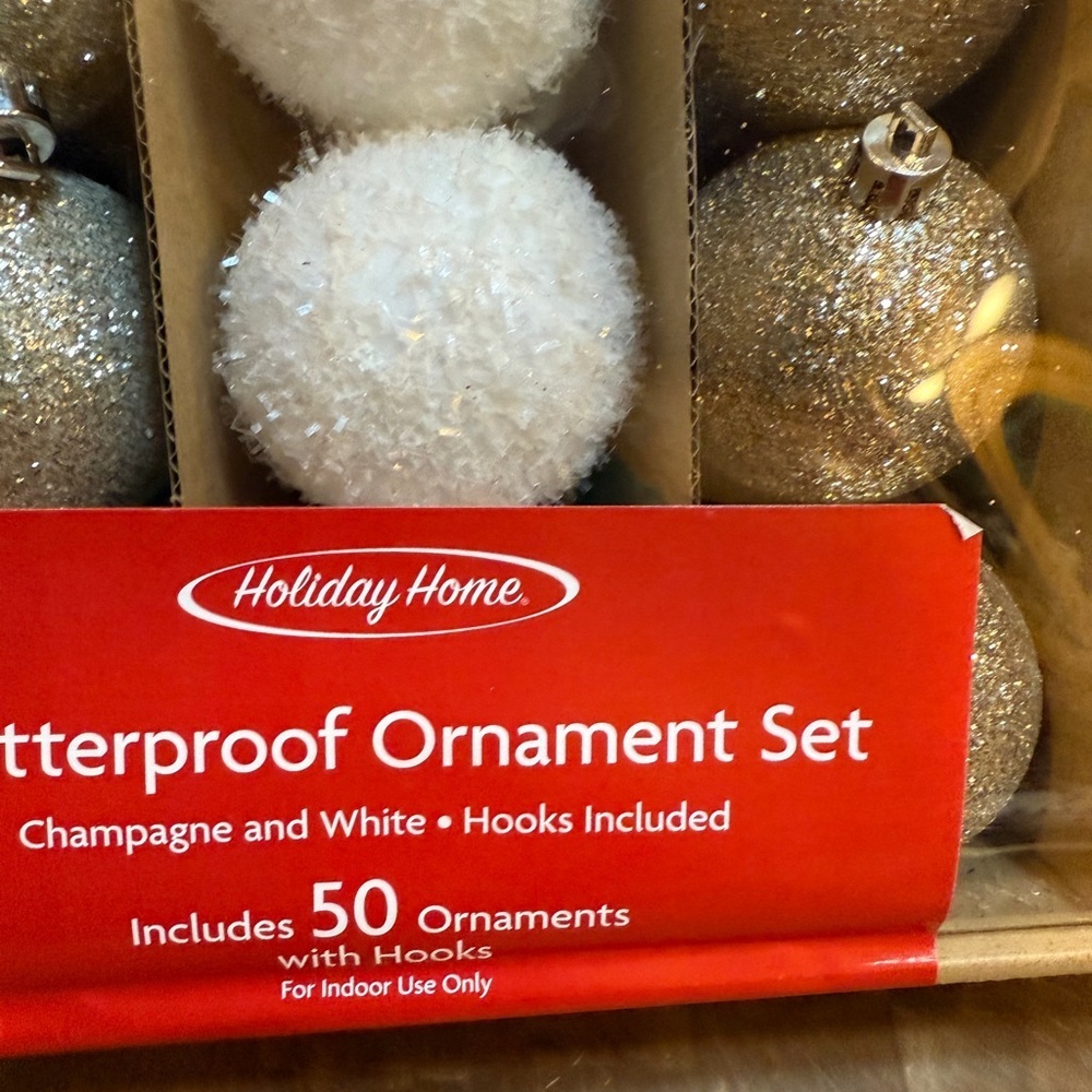 Shatterproof Ornament Set and LED Starburst Tree Topper Gold & Silver Christmas - Picture 16 of 16